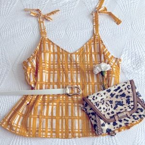 Universal Thread Mustard Top